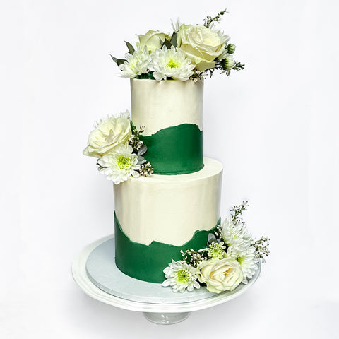 White and Green cake, white fresh floral decor